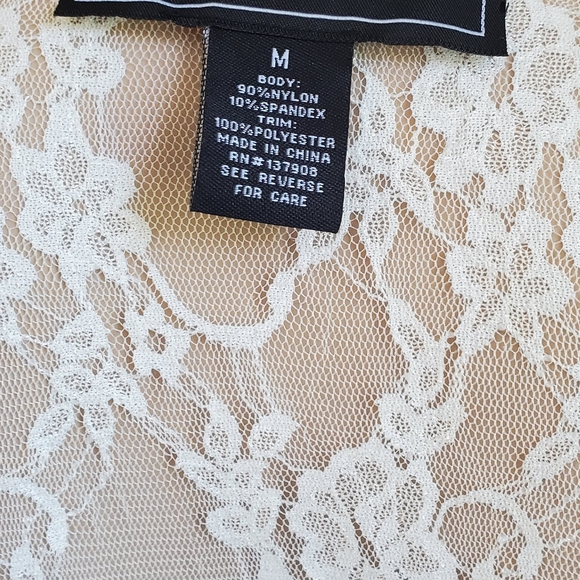 Beautiful Lace Vest Boho Western Wedding Vibes Pretty Soft Lace Layer 😍 - Picture 7 of 8